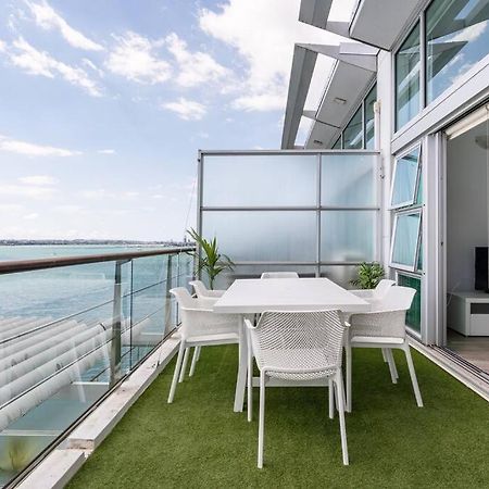 Spacious Penthouse With Spectacular Harbour Views! Auckland Eksteriør billede