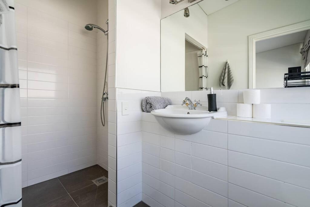 Spacious Penthouse With Spectacular Harbour Views! Auckland Eksteriør billede