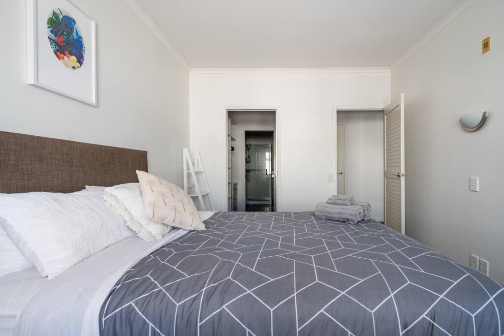 Spacious Penthouse With Spectacular Harbour Views! Auckland Eksteriør billede